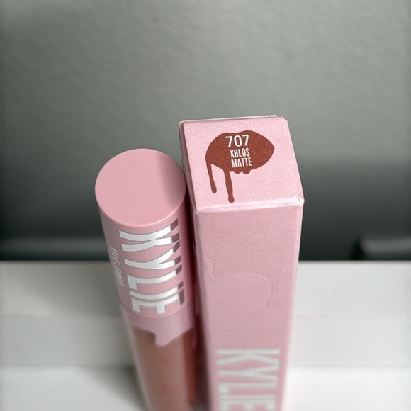 Kylie Cosmetics 707 Khlo$ (warm beige nude) Matte Liquid Lipstick NWT Full Size - Picture 3 of 4